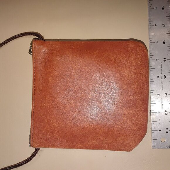 Small Brown Leather Crossbody Bag Vintage Zipper Closure Strap Measures 6 Inches - Picture 5 of 9